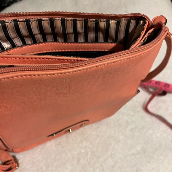 Miztique Handbag - Picture 7 of 13